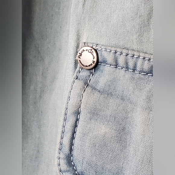 NWT ALICE + OLIVIA STACEY BENDET NATURALLY DISTRESSED STRETCH SIZE 4 MSRP $245 - Picture 3 of 10